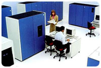 Nein, keine K�hlschr�nke, sondern Mainframes